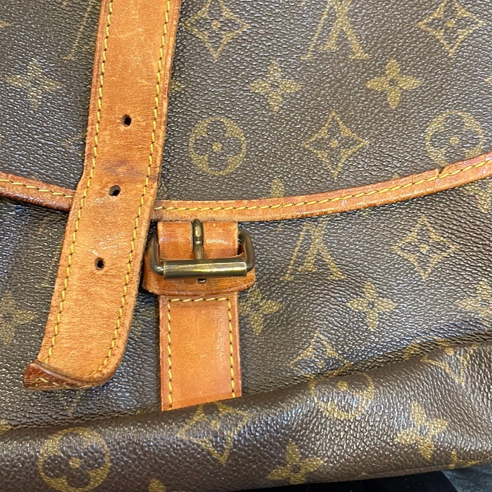 Authentic Louis Vuitton Messenger